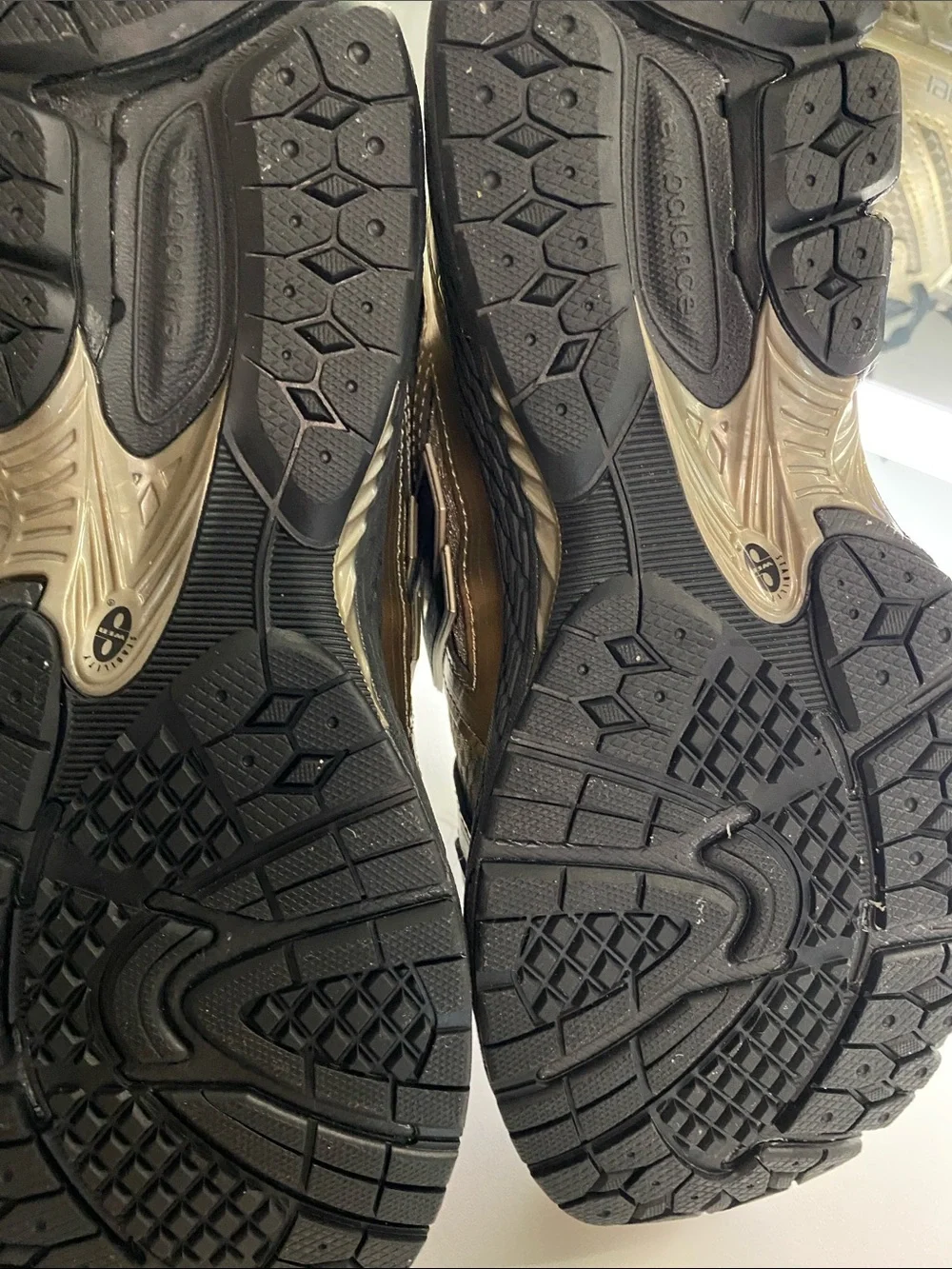 New Balance Men’s Size 7 Metallic Gold and Black Shoes